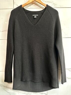 Athleta V-Neck Ribbed Knit Sweater